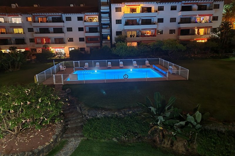 Schwimmbad beheitzt