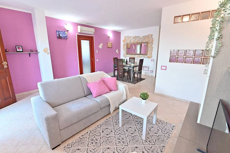 Mooi modern appartement direct in PULA - Sardinië.