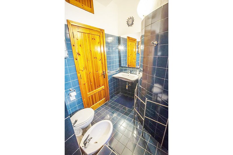 One of the 5 bathrooms