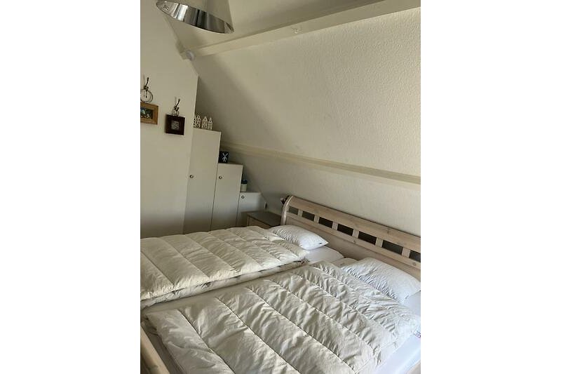 Schlafzimmer mit 2 x 100 cm Matratzen im Obergeschoss