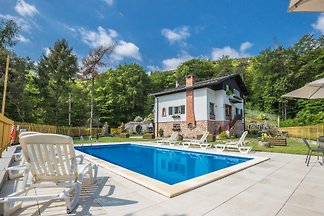 CHALET LIDIA