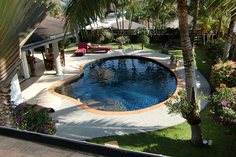 Relaxing Pool Villa