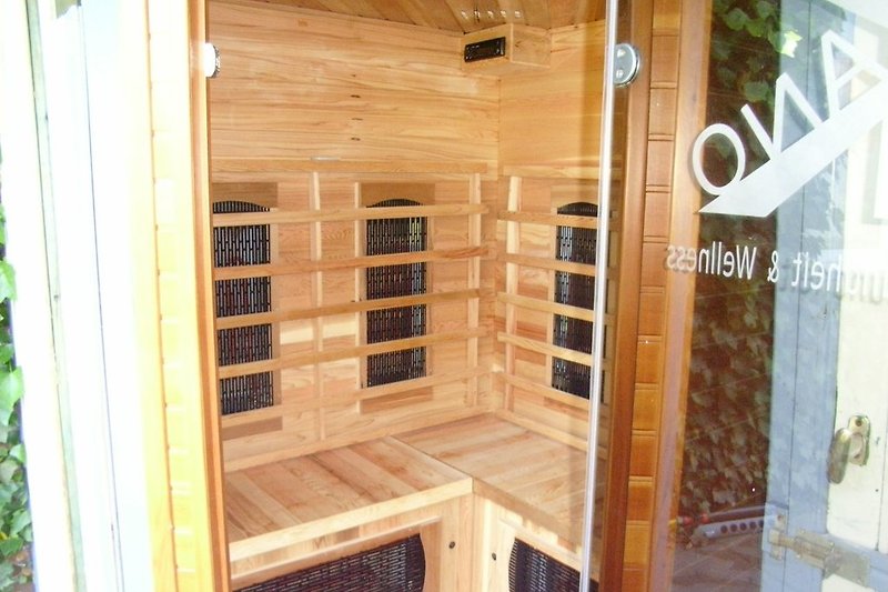 Infrared heat sauna