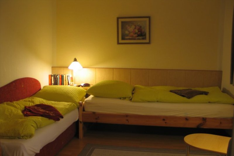 Camera da letto con 2 letti 1 al piano terra