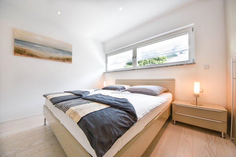 Schlafzimmer 1