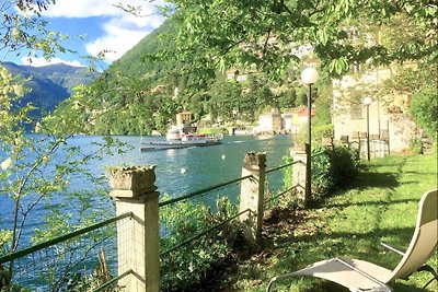 Palazzo pravo na jezeru Como + okućnica