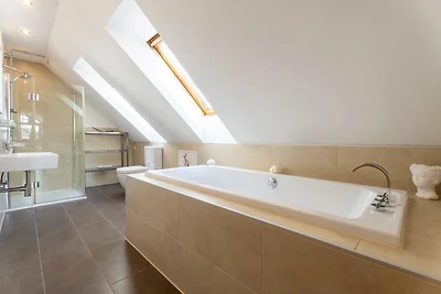 Fewo Bussard mit Kamin + Whirlpool