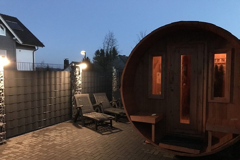 Fass-Sauna mit Außenbereich