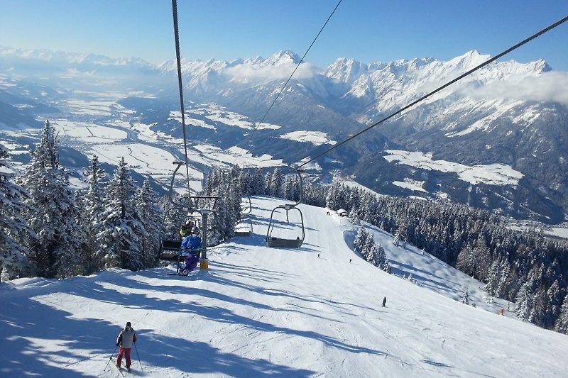 Domaine skiable de Kellerjoch sur la pente opposée avec une superbe vue