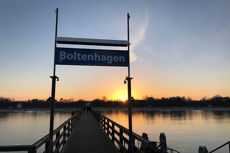 Seebrücke Boltenhagen bei Dämmerung