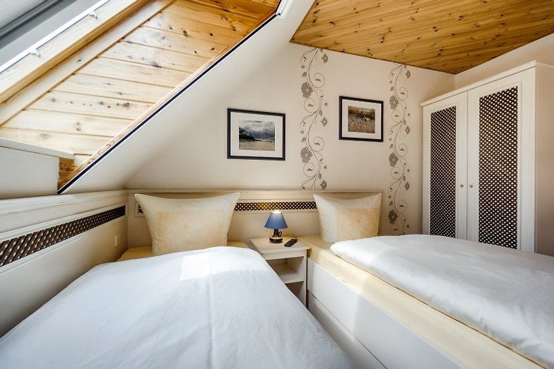 Schlafzimmer III variabel mit 2 Einzelbetten oder einem Doppelbett verfügbar, 