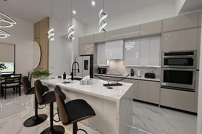 POOLVILLA WATER PEARL m. KANALBLICK