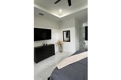 POOLVILLA WATER PEARL m. KANALBLICK