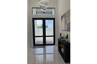 POOLVILLA WATER PEARL m. KANALBLICK