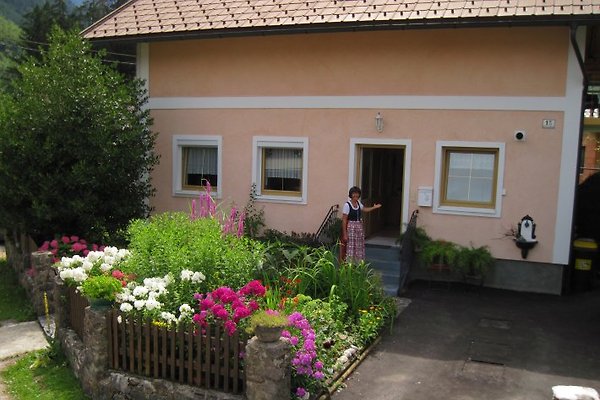 Frau A. Englacher Frau A. Englacher