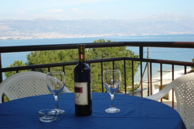 Balkon mit Sicht auf das Meer