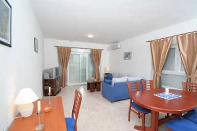 ****SEA VIEW **** 4 STERNE mit Pool