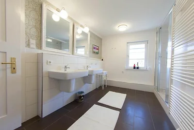 Luxuriöses Ferienhaus Magret Winterberg Stadt...