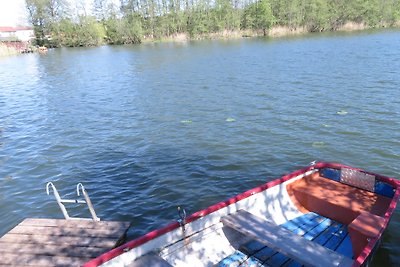 Komfortable FeWo am See mit Boot