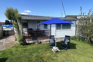 Schönes Ferienhaus direkt am Kanal