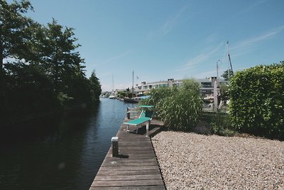 Urlaub am Wasser mit Bootssteg