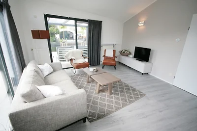 Bungalow am Wasser Eckgrundstück