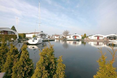 Aquaronde Lemmer Bungalow am Wasser