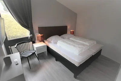 Bungalow am Wasser Eckgrundstück