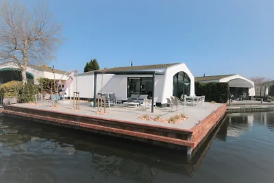 Bungalow am Wasser Eckgrundstück
