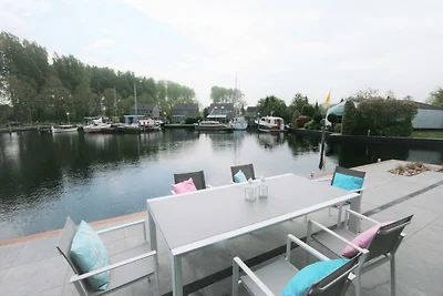 Bungalow am Wasser Eckgrundstück