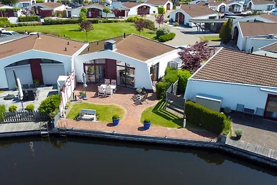 Bungalow am Wasser mit Sudlage