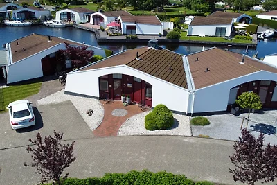 Bungalow am Wasser mit Sudlage