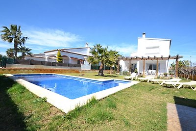 Villa de ensueño con piscina privada cerca de la playa