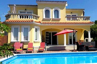 Villa Rosana Ap/2 + AP/4, Outpool.