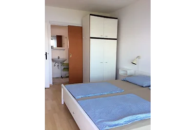 APART/4 ***  MLADEN