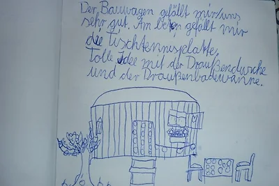 Bau-&-Zirkuswagen im Gartenidyll