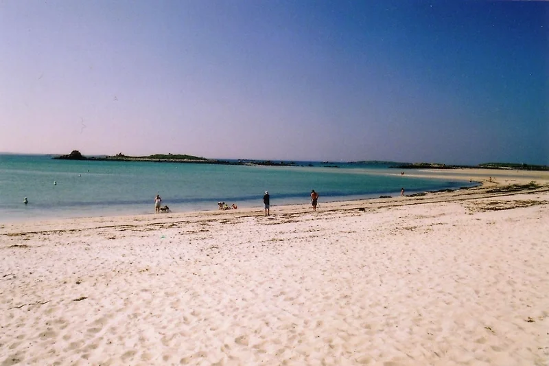 La spiaggia di Sainte-Marguerite è ideale per nuotare nelle sue acque cristalline. Una fantastica vacanza a Landeda.