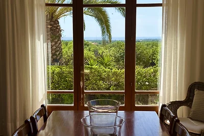 Finca mit Pool und Meerblick