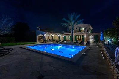 Finca mit Pool und Meerblick