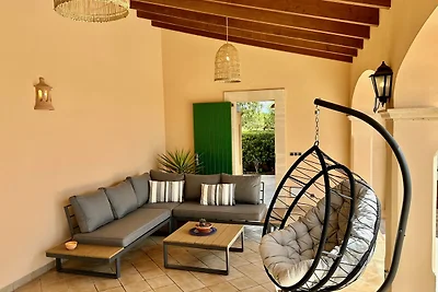 Finca mit Pool und Meerblick