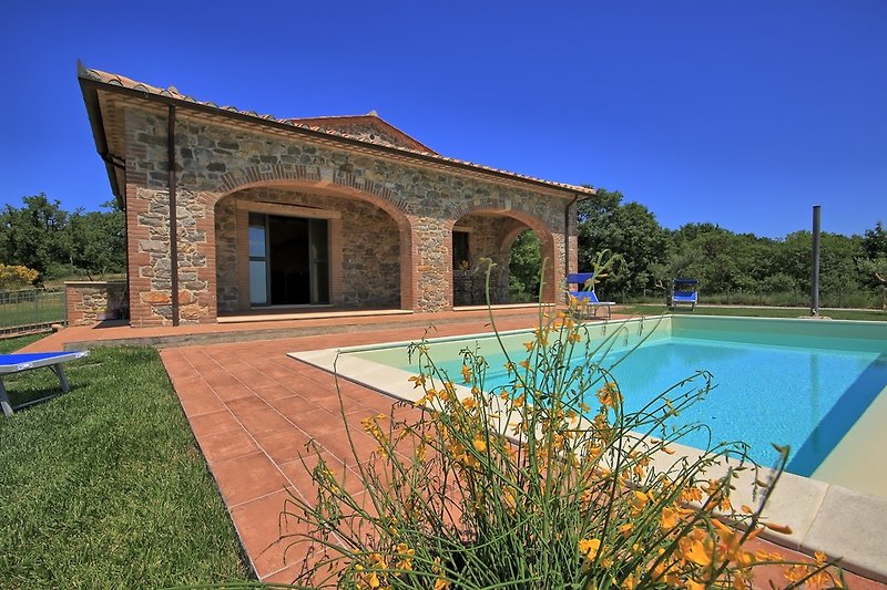 Villa Elisa - Porticato und Pool