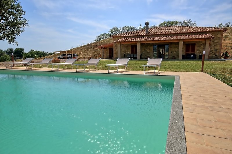 Villa Sole - Ansicht mit Pool