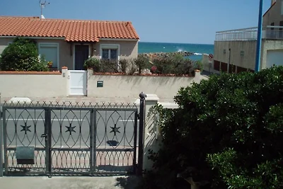 Bella villa in riva al mare