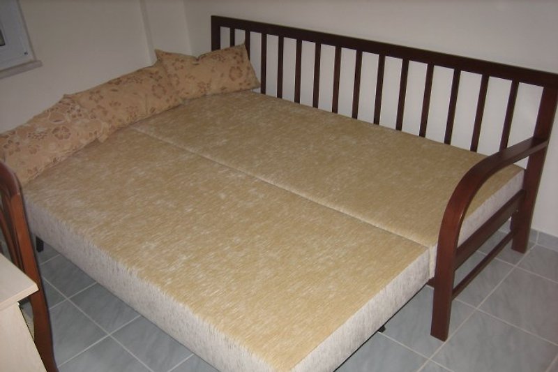 2.Chambre à coucher: Canapé-lit