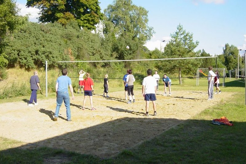 Volleyball auf Sand - auch auf Rasen möglich