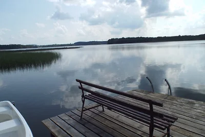 Bungalow unter Eiche direkt am See