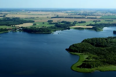 Bungalow unter Eiche direkt am See