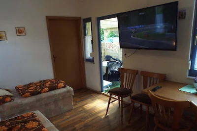 Bungalow unter Eiche direkt am See