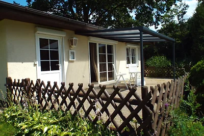 Bungalow direkt am Bade-u. Angelsee