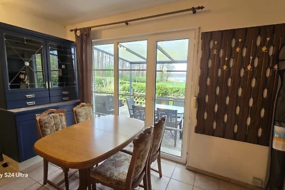 Bungalow direkt am Bade-u. Angelsee